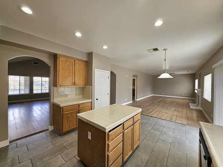 1836 Winding River Ct — Photo 15