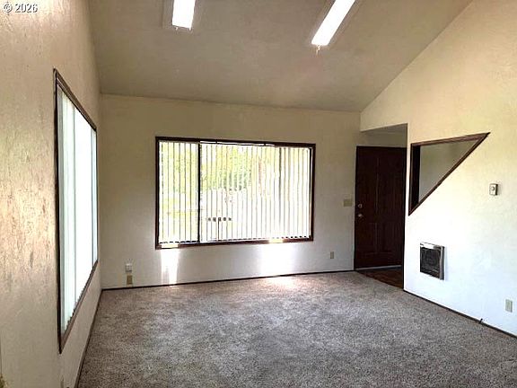 5th image of 616 S 71st St