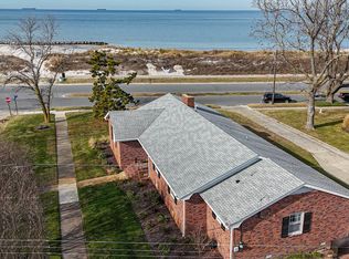 1 Monroe Ave, Cape Charles, VA 23310