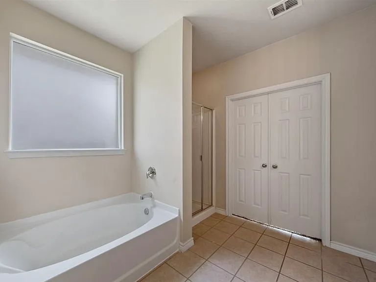 2748 Bay De Vieux Dr — Photo 17