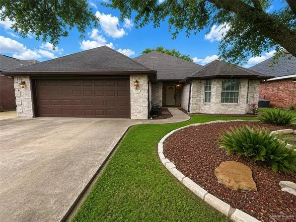 3437 Country Club Dr N, Edinburg, TX 78542
