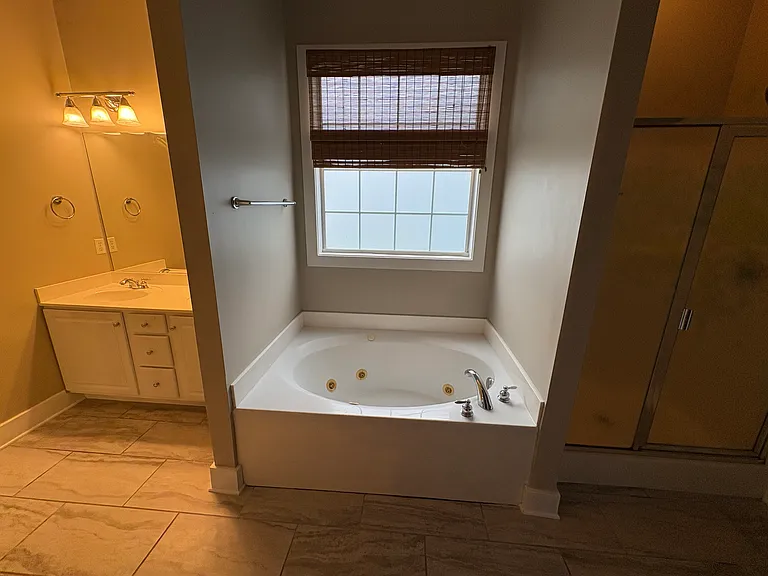 4665 Clubview Dr — Photo 11