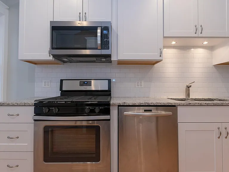 4816 N Winchester Ave #3 — Photo 5