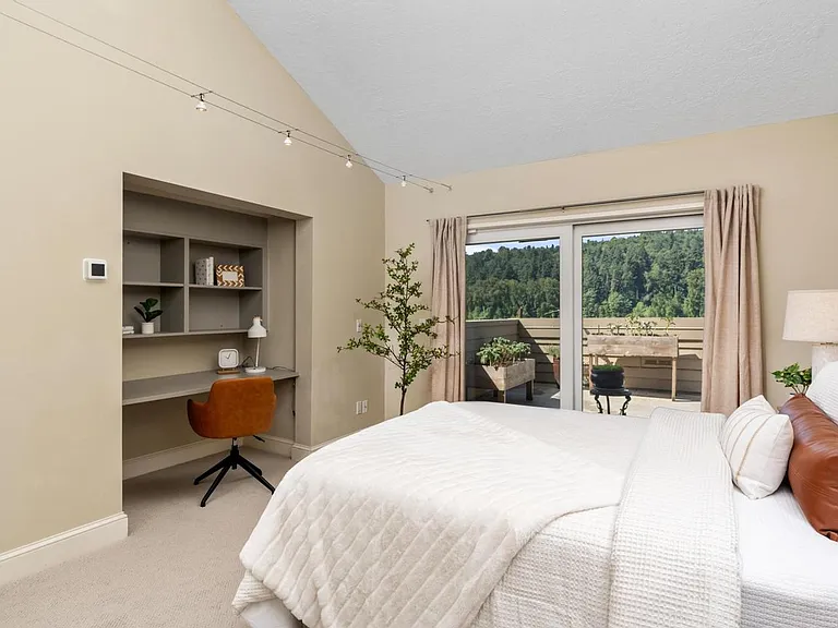 318 SE Spokane St #3 — Photo 24