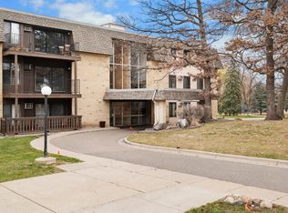 3431 Kent St APT 801, Shoreview, MN 55126