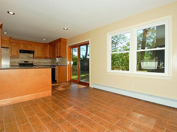 4th image of 3 Cedar Ln
