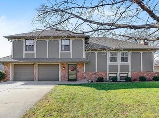 9704 N Charlotte St, Kansas City, MO 64155