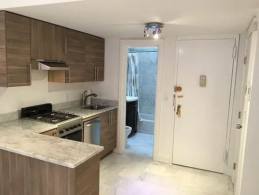 Rented by Aryeh Realty | media 26