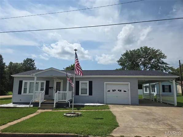 1301 N Carleton St, Farmington, MO 63640