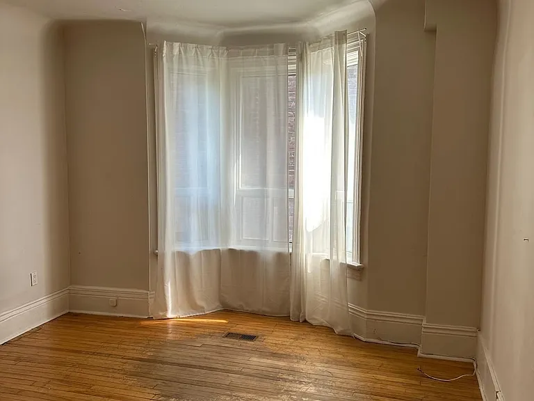 563 Ossington Ave #MAIN — Photo 19