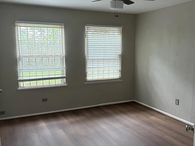 5914 Ridgeway Dr — Photo 15