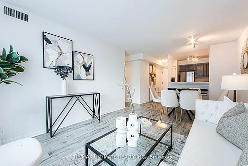 11 Lee Centre Dr #703 Photo 1