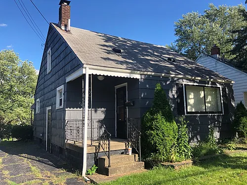 2018 Maple Ave NE Photo 1