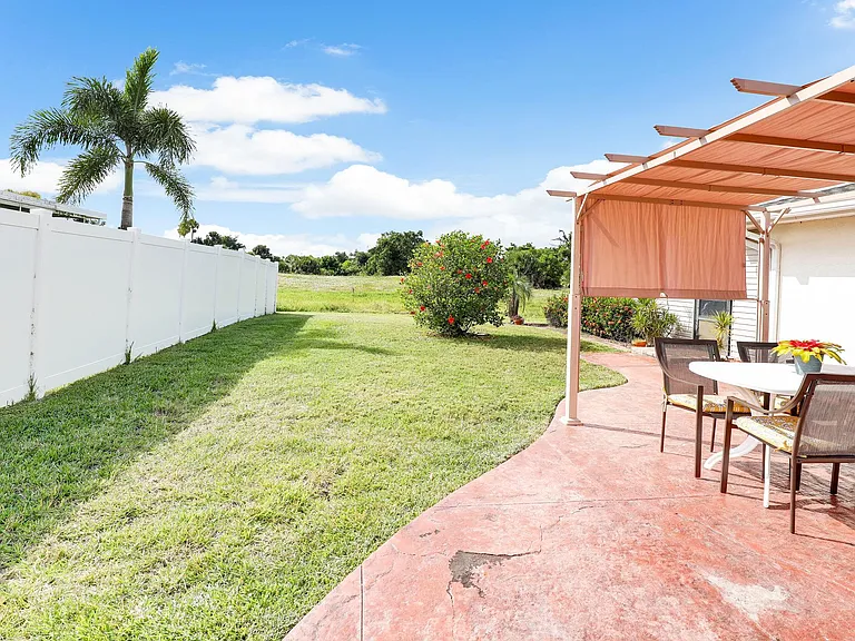 3652 SE 5th Ct — Photo 21