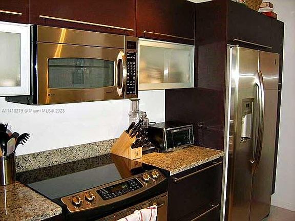 4th image of 951 Brickell Ave APT 801