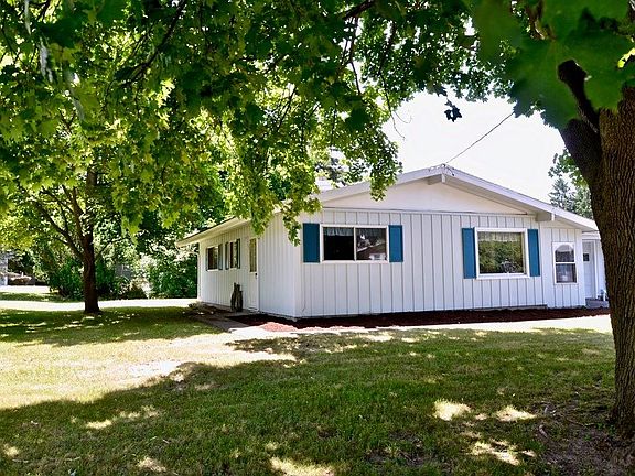 3rd image of 207 Hibbard Ave