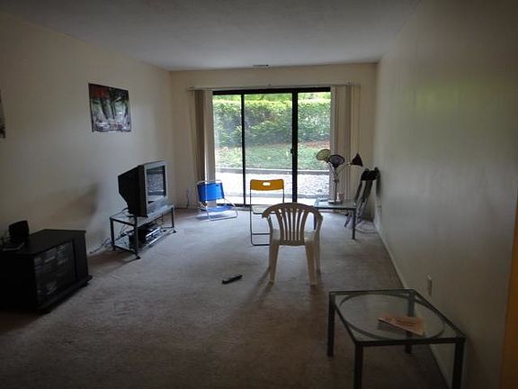 4th image of 46K Shrewsbury Green Dr