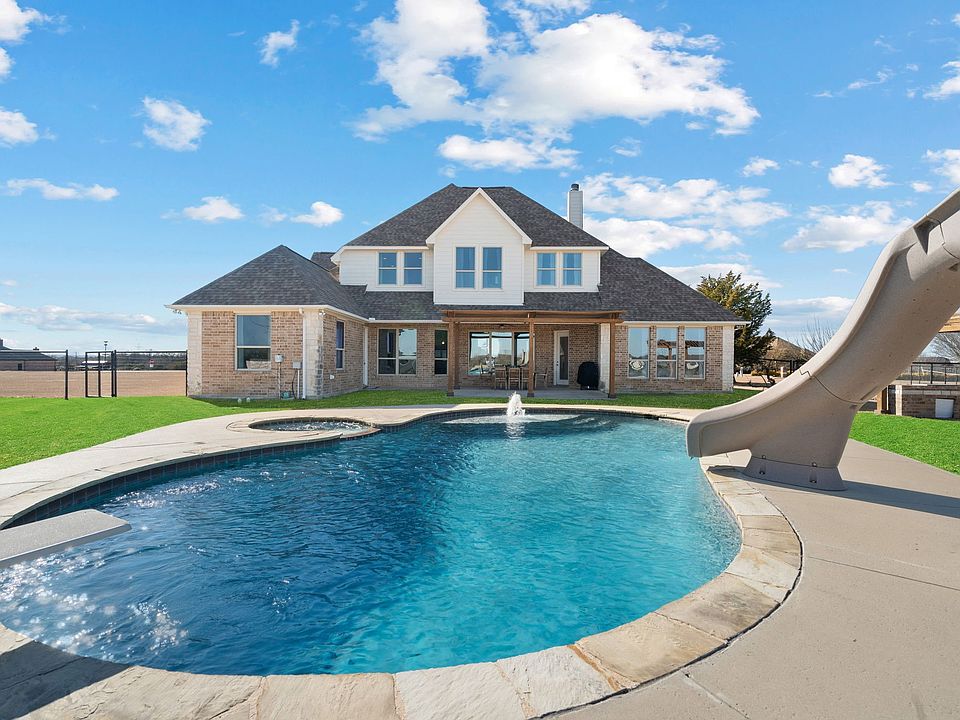1st image of 100 Wapiti Dr