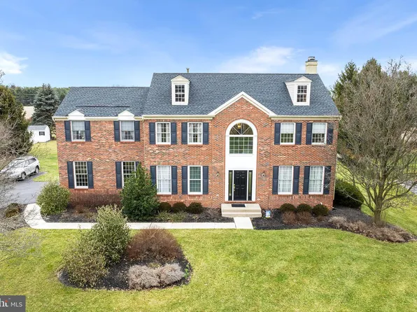 2060 Farmview Dr, Newtown, PA 18940