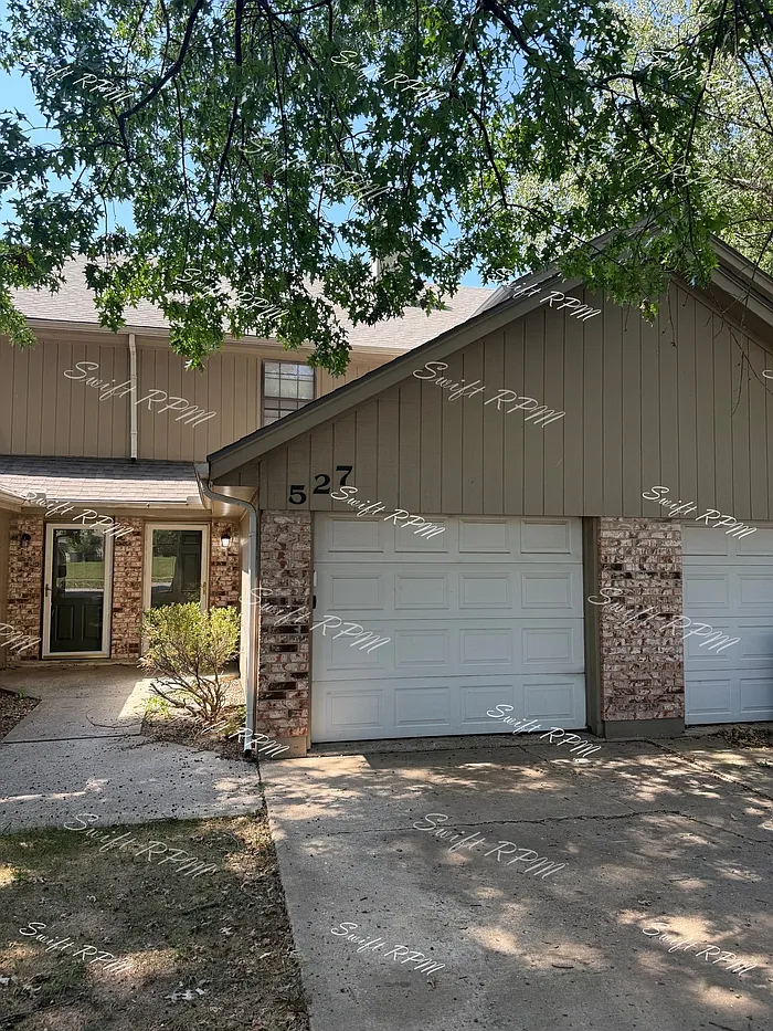 2 bed, 1.5 bath, $1,320 — Photo 1