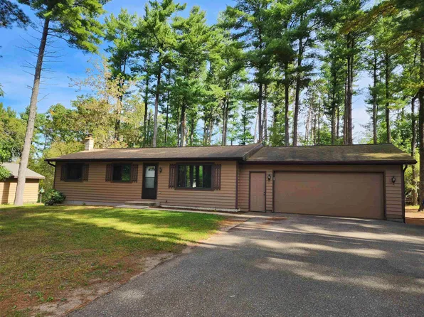 N2555 Woodland Cir, Waupaca, WI 54981