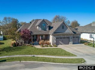 1229 Glenwood Ct, Fremont, NE 68025