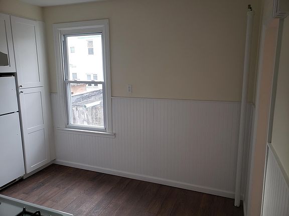 3rd image of 111 N Macquesten Pkwy Floor 2