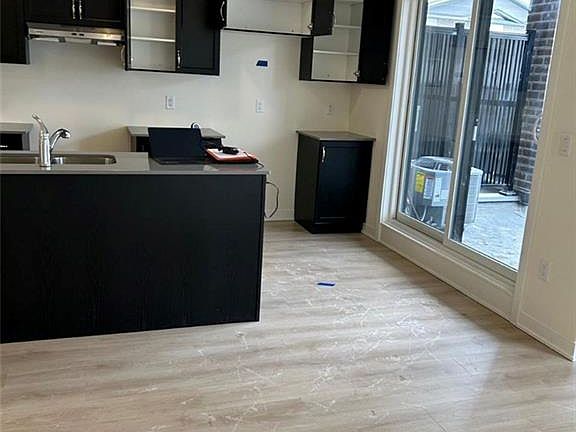 4th image of 1695 Dersan St #904