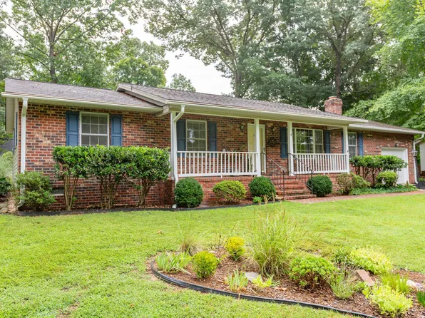 4 Hamlin Dr, Fredericksburg, VA 22405