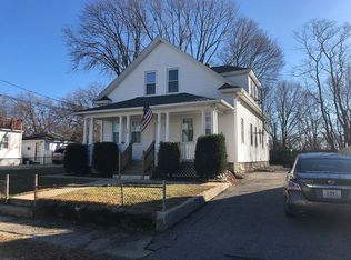 38 Pengrove St, Cranston, RI 02920