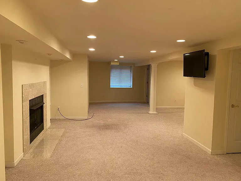 323 Shellbourne Dr — Photo 23