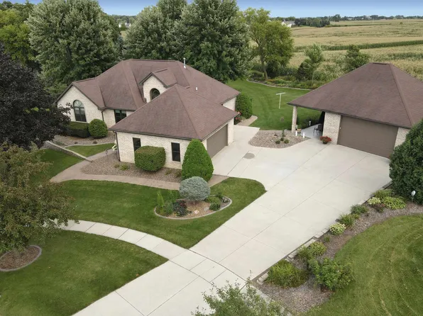 107 Jason Ct, Rosendale, WI 54974