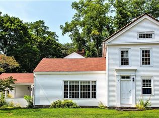 120 N Main St, Essex, CT 06426