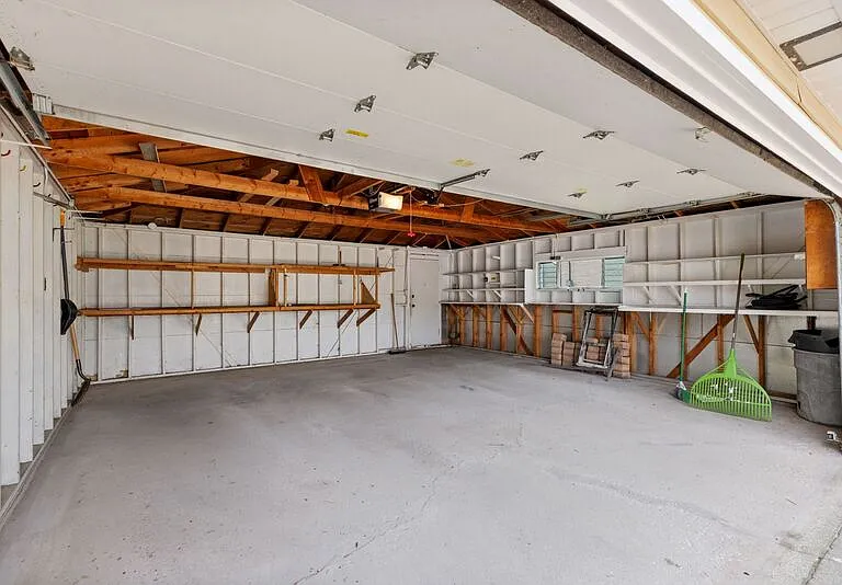 4201 Prairie Ave — Photo 30