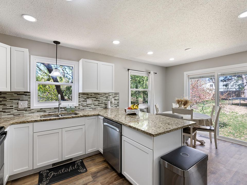 2nd image of 909 120th Ave NW
