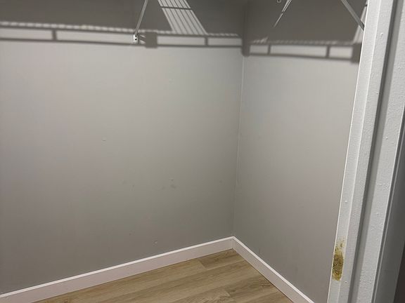 4th image of 9401 Winchester Ave