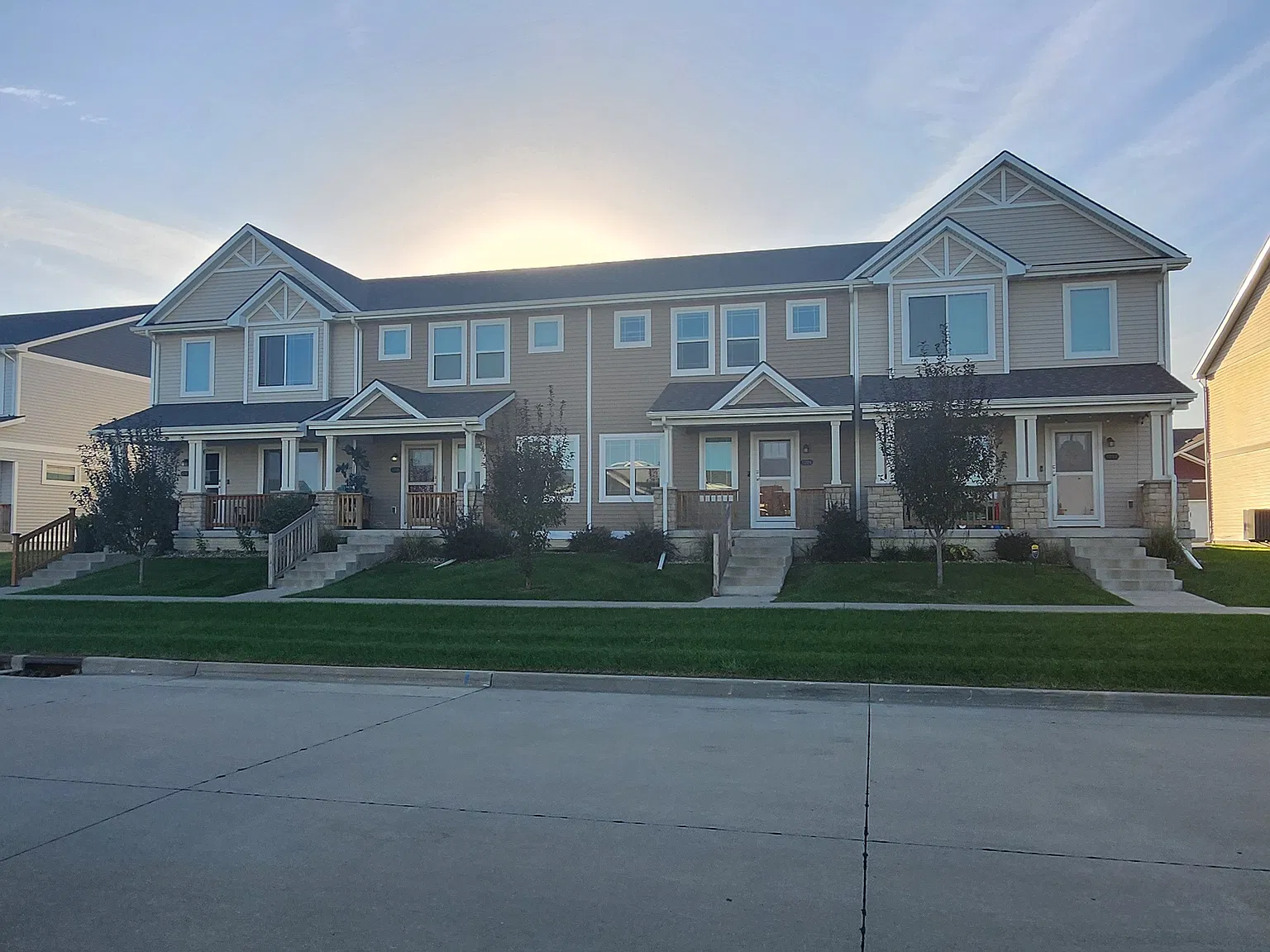 4 bed, 3.5 bath, 1678 sqft, $2,350 — Photo 1