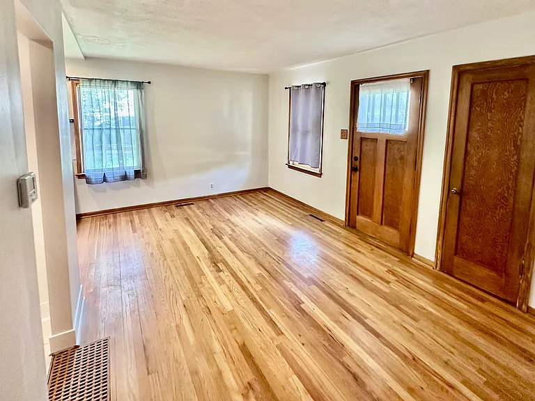 2053 S Julian Cir — Photo 2