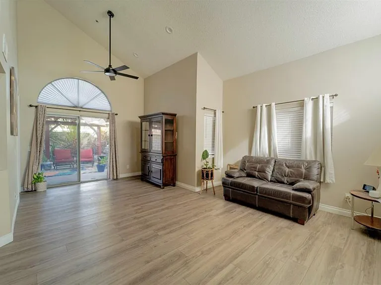13584 E Sutter Ct — Photo 6
