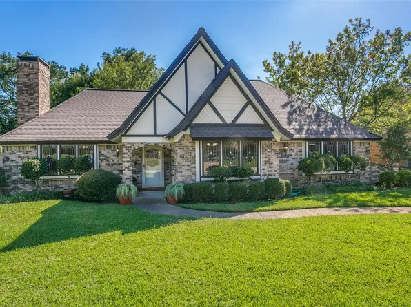 2449 Stonegate Dr N, Bedford, TX 76021