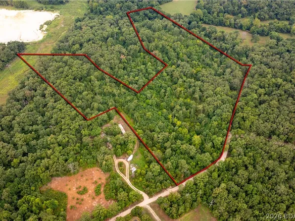 Flagstone Rd, Gravois Mills, MO 65037