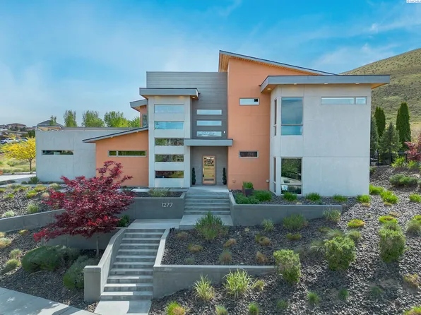 1277 White Bluffs St, Richland, WA 99352