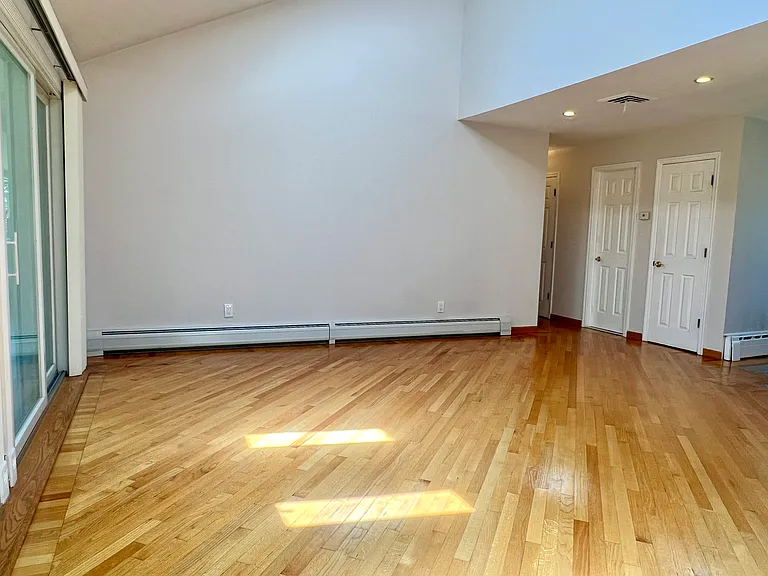 2240 Jones Rd — Photo 5