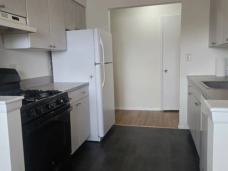 1300 Rock Ave — Photo 7