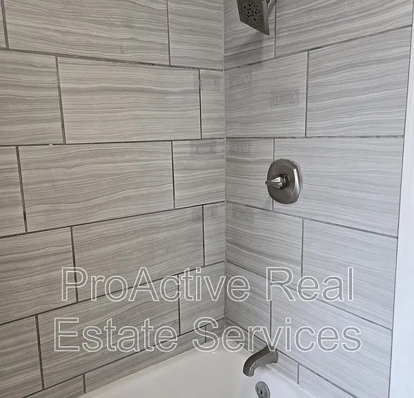 910 Colonial Ave — Photo 26
