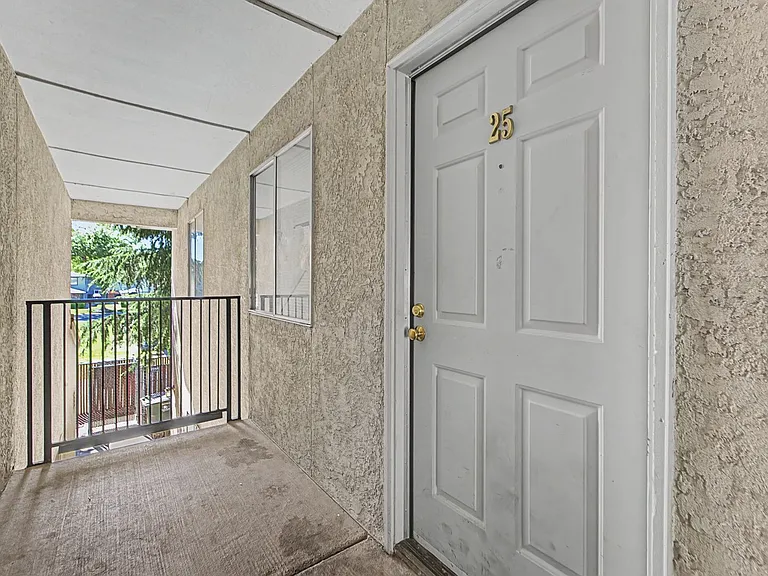Melton Drive Apartments — Photo 36