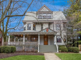 537 N Euclid Ave, Oak Park, IL 60302