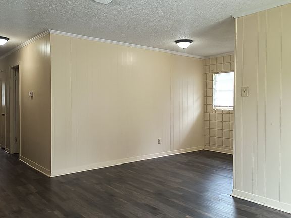 2nd image of 3010 S Holly St