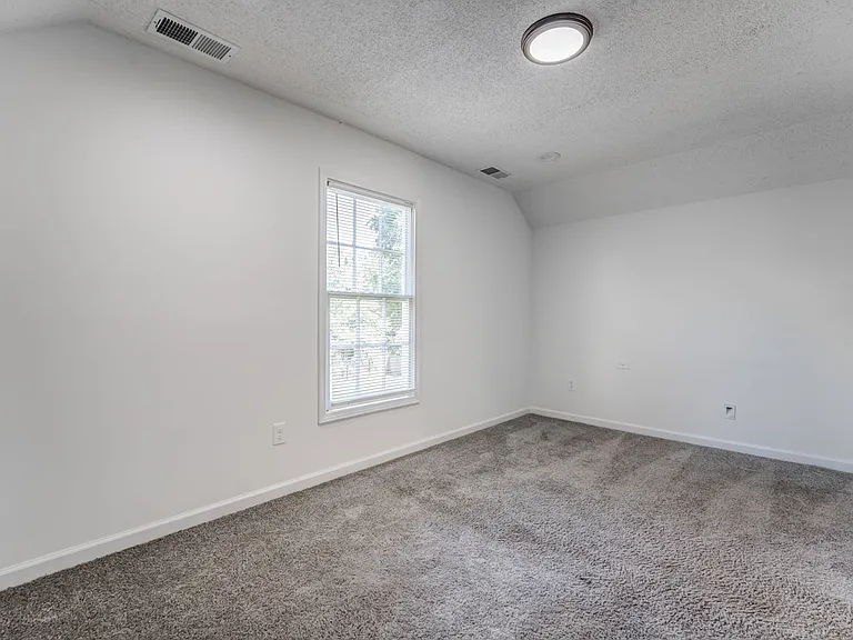 8483 Timber Creek Dr — Photo 7