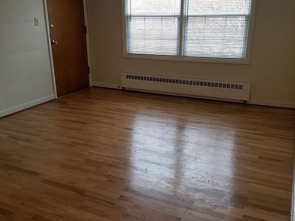 2nd image of 1911 Daniels St APT 15